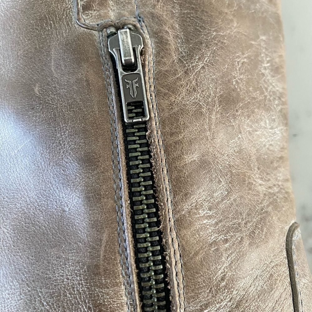 RARE Iconic FRYE Women's Jackie Tall Riding Boots in Slate size 8 - Picture 3 of 10